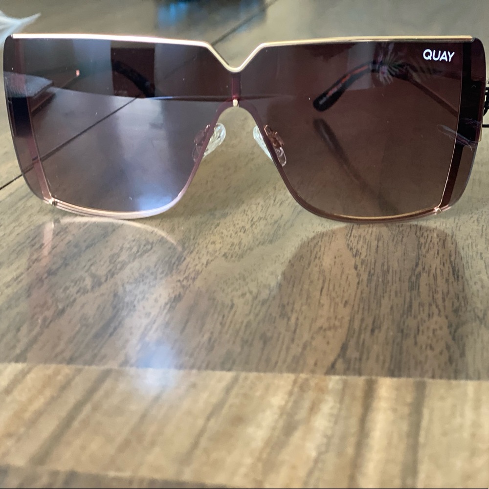 Quay “Bankroll” sunglasses